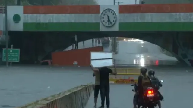 bjp-questions-aaps-governance-after-heavy-rains-cause-waterlogging-traffic-snarls-at-delhis-minto-bridge